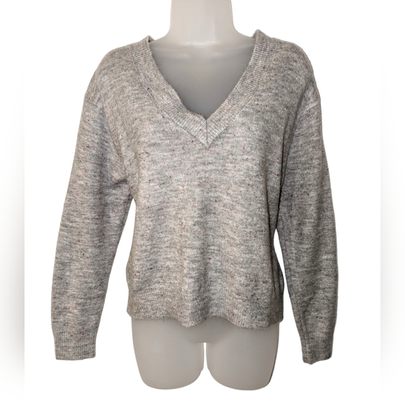 Hiatus Sweaters - Hiatus Women's Large V-Neck Grey Color Flecked Knit Long sleeve Sweater Pullover